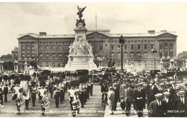 Greater London. Buckingham Palace and Queen Victoria Memorial, 1912