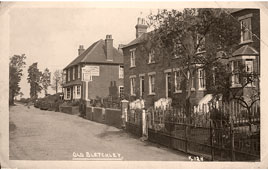 Milton Keynes. Bletchley - Shenley Road, Terrace and Old Swan Inn, 1930