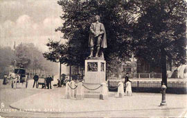 Bedford. Bunyan's Statue on corner De Parys Avenue and St Peter Street, 1905
