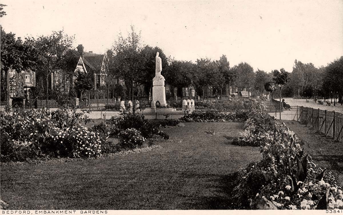 Bedford. Embankment Gardens, War Memorial - 1914-1919