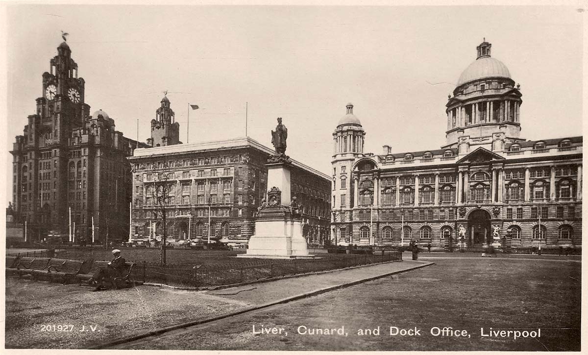 Liverpool. Royal Liver Buildings and Dock Offices