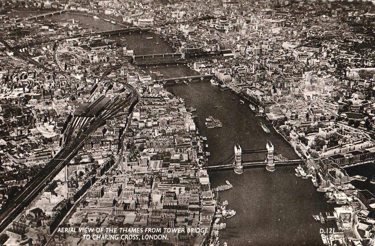 London. Aerial view of the Thames