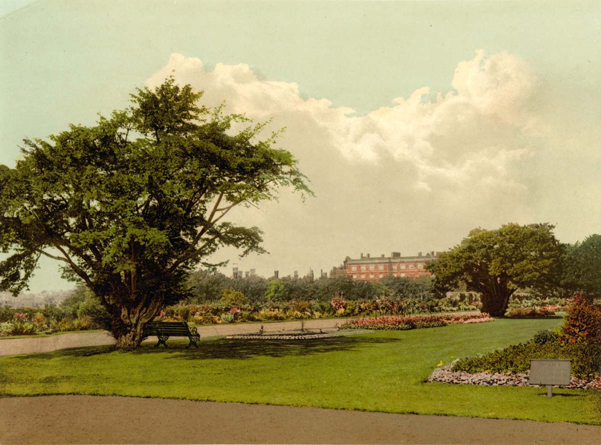 London. Hampton Court Park, 1890