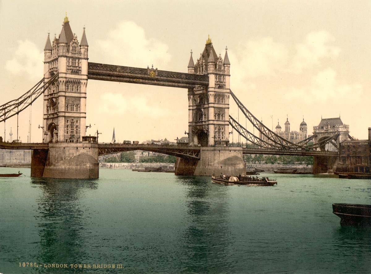 London. Tower Bridge (closed), 1890