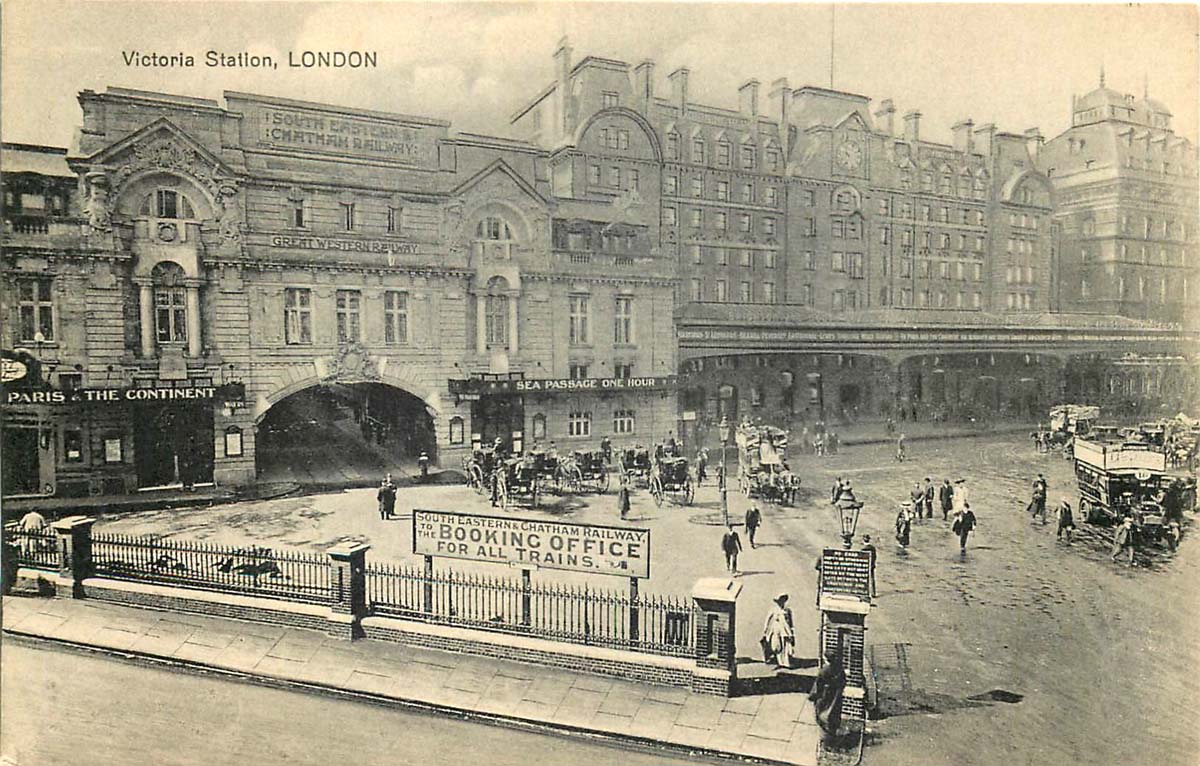 London. Victoria Station - a central London railway terminus