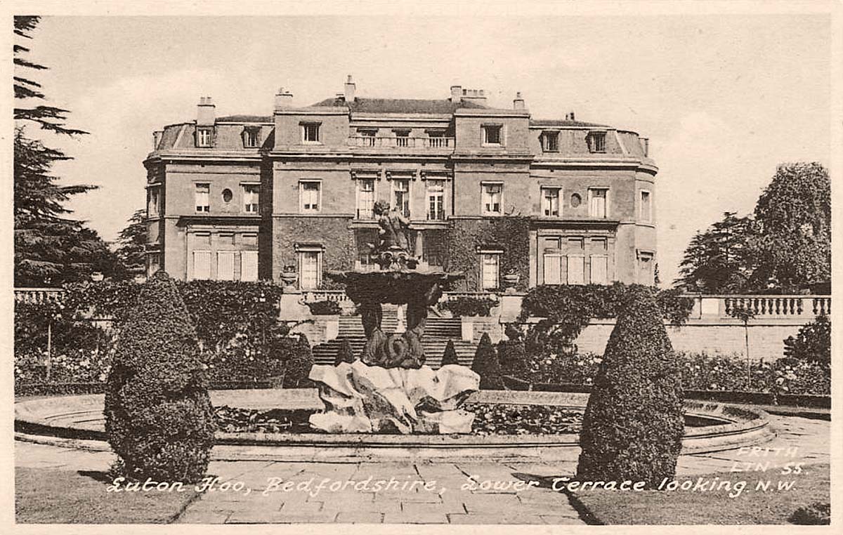 Luton. Hoo House, lower terrace looking North-West, between 1900 and 1910