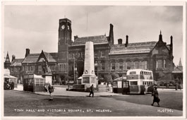 Saint Helens. Town Hall and Victoria Square