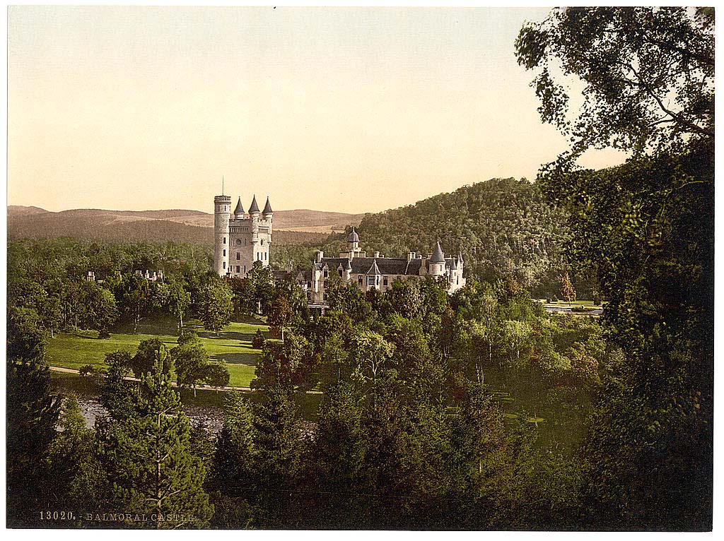 Crathie. Balmoral Castle