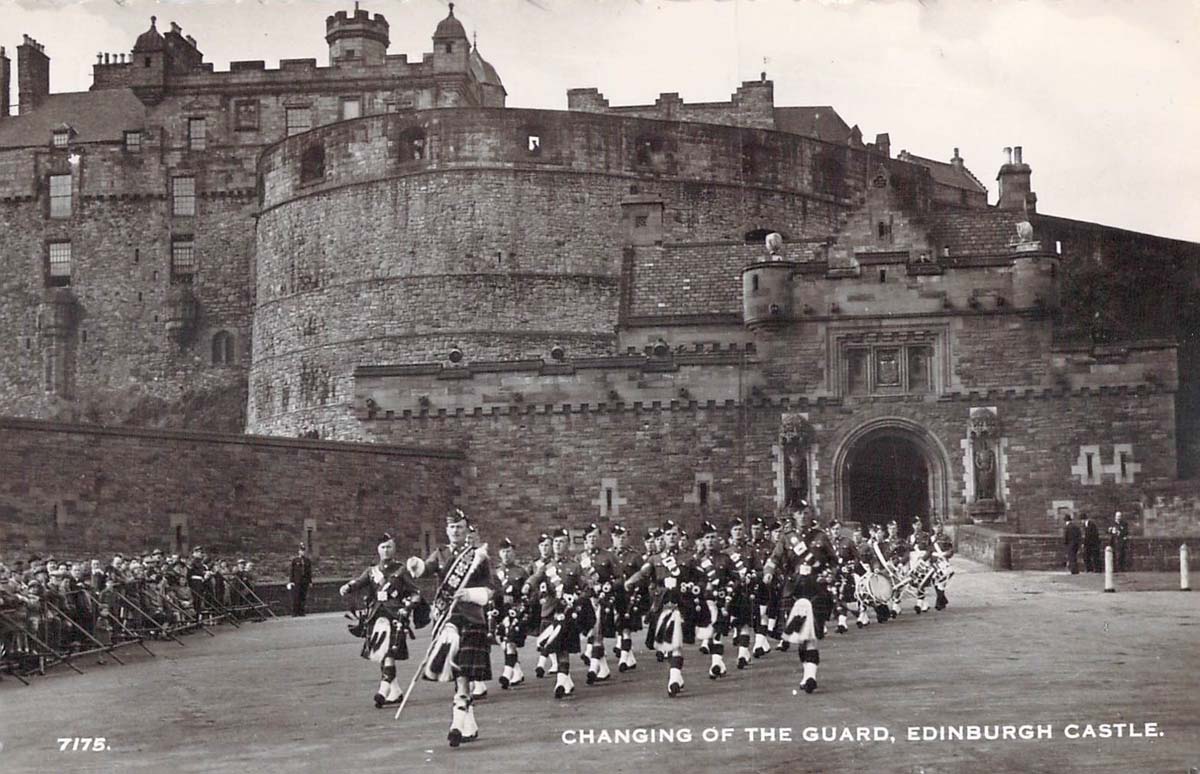 Edinburgh Castle - Changing the Guard